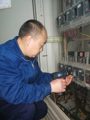 重慶中煙黔江卷煙廠電氣設備設施專項排查治理成效顯著